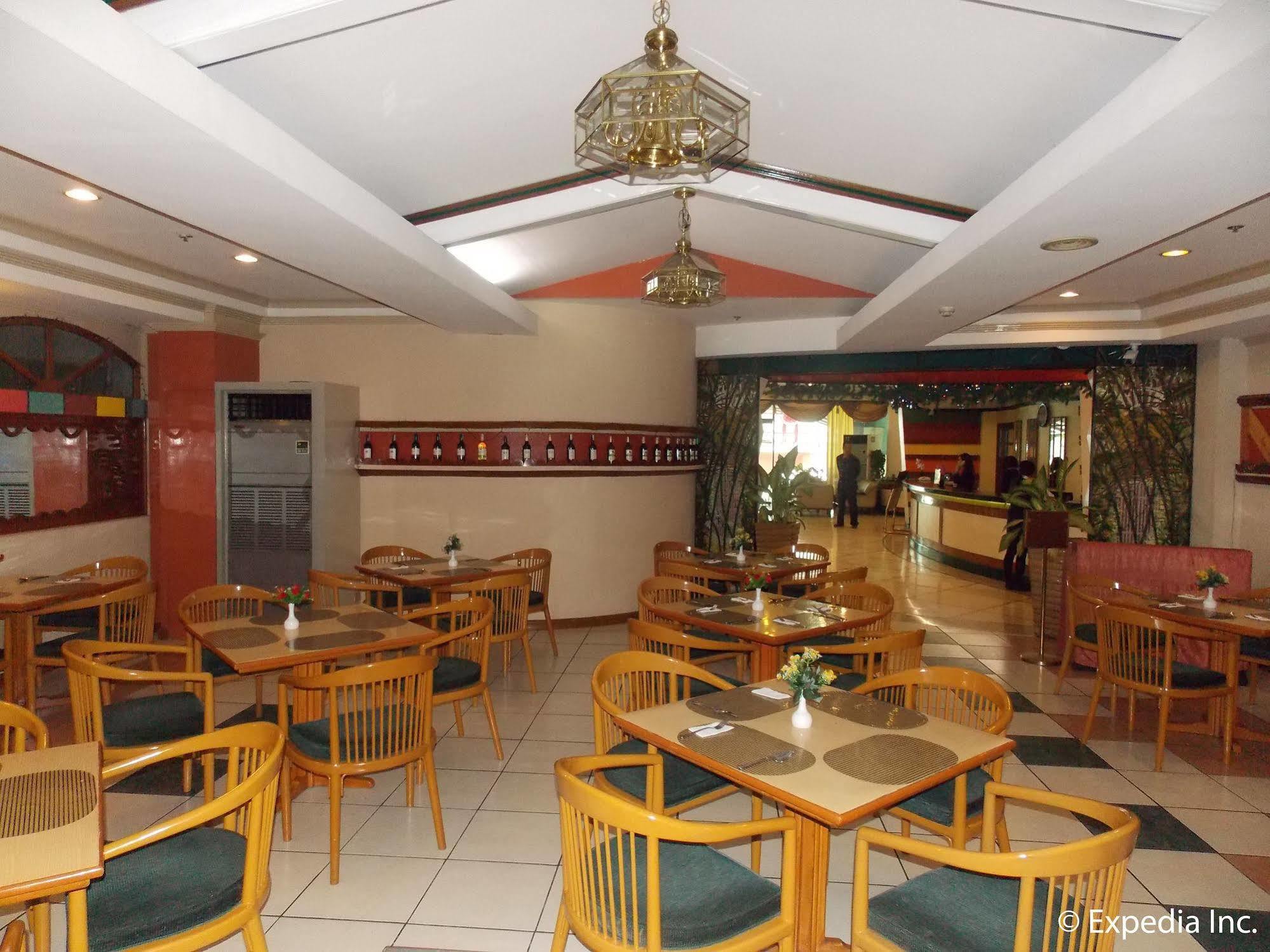 Holiday Plaza Hotel Cebu Eksteriør billede