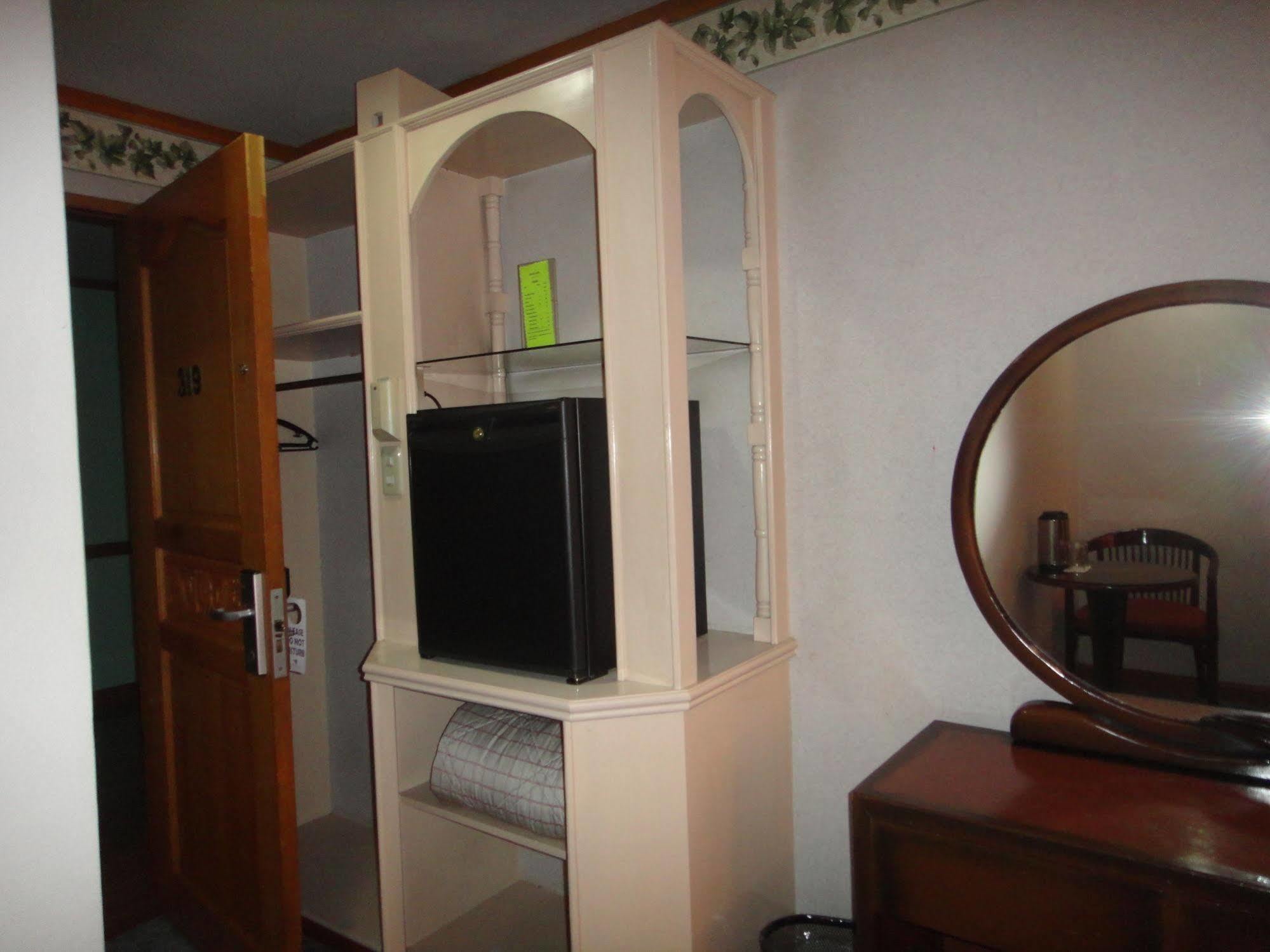 Holiday Plaza Hotel Cebu Eksteriør billede