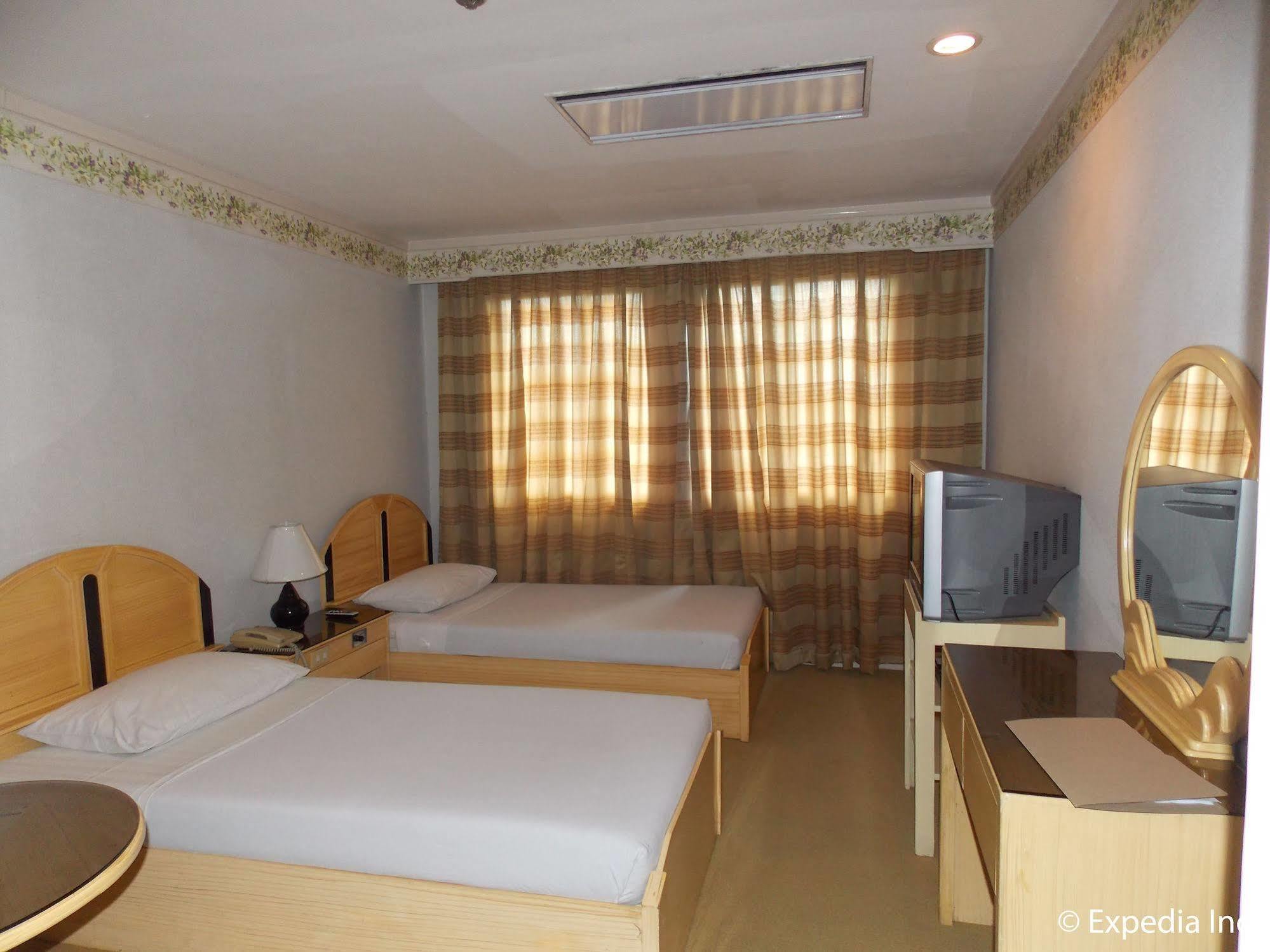Holiday Plaza Hotel Cebu Eksteriør billede