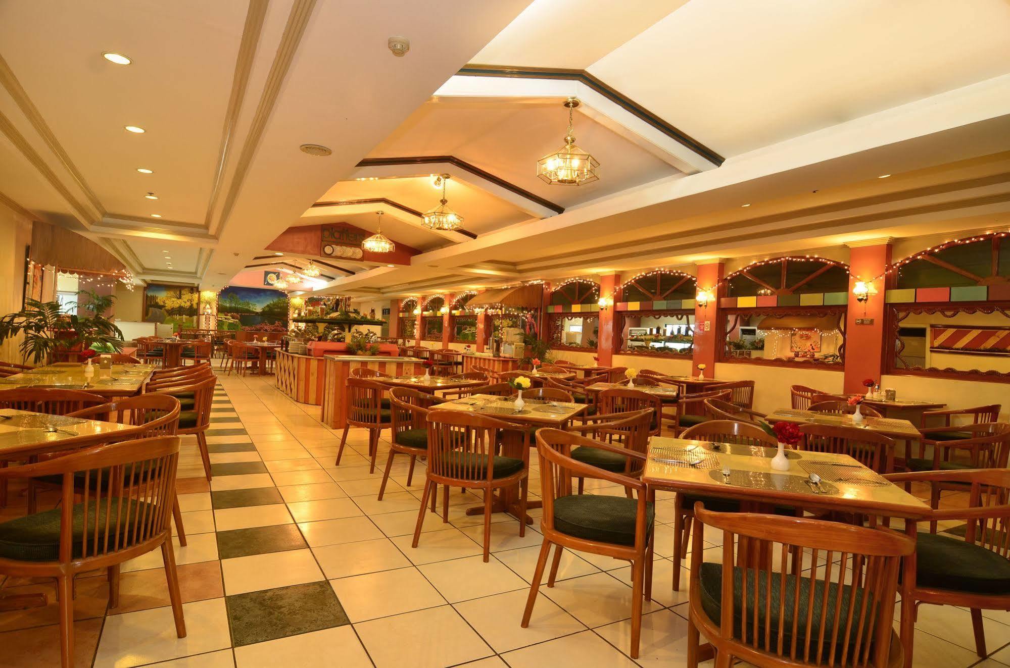Holiday Plaza Hotel Cebu Eksteriør billede